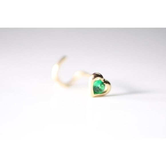 14kt gold emerald cute corkscrew nose piercing 20 gauge New - Picture 1 of 2